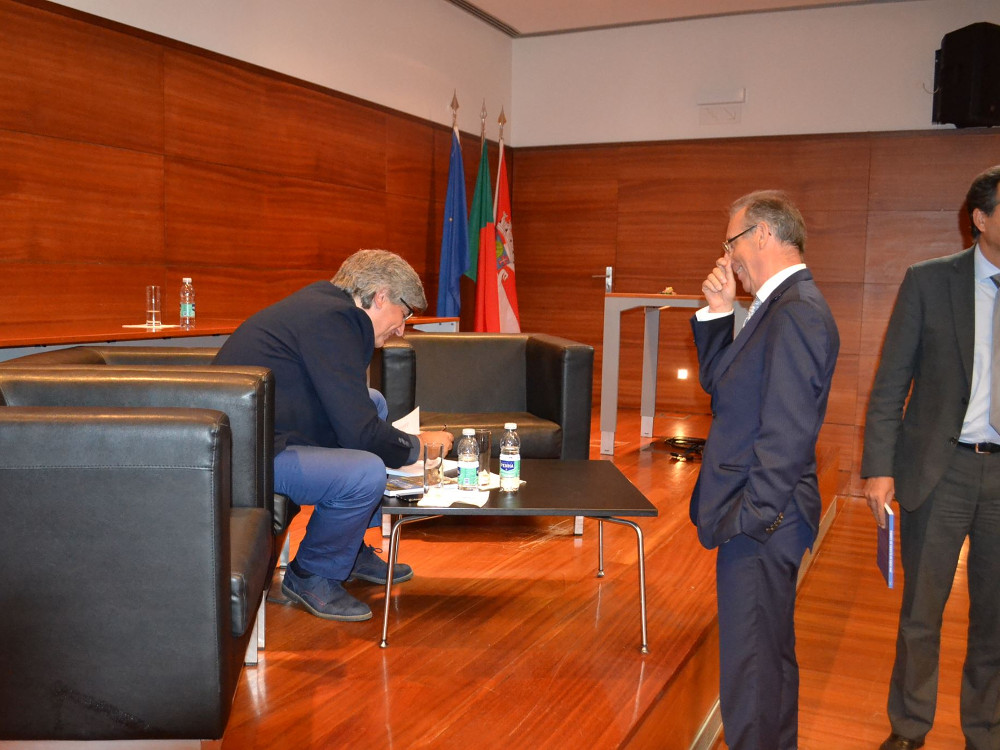 Omnisinal Edições apresenta o Livro Uma visão de Oliveira de Azeméis