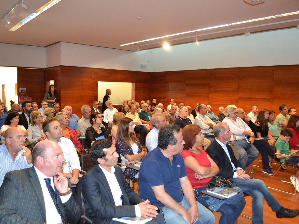 Omnisinal Edições apresenta o Livro Uma visão de Oliveira de Azeméis